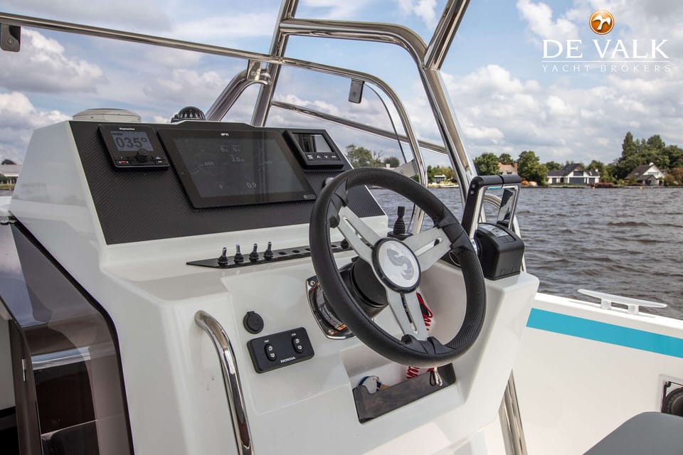 Beneteau Flyer 9 Spacedeck 2023 – 42 knopen met dubbele Honda's - Foto 13