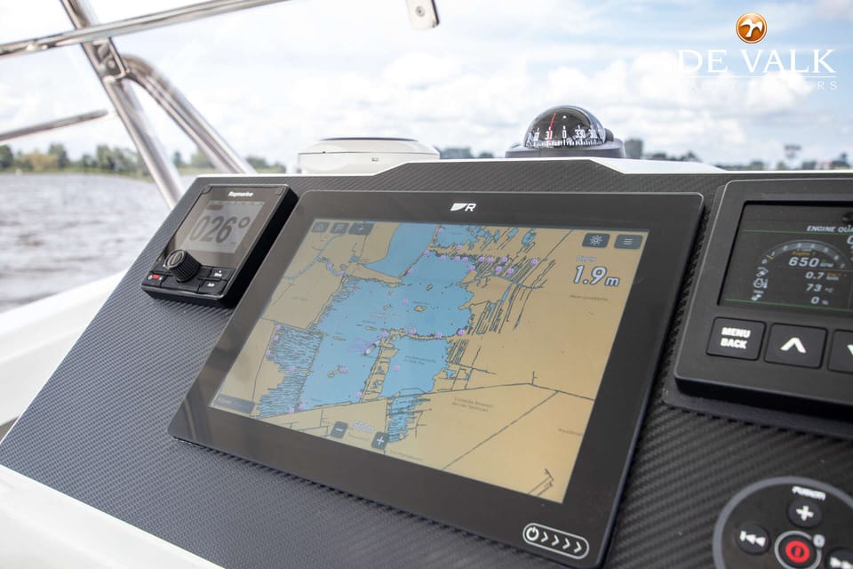 Beneteau Flyer 9 Spacedeck 2023 – 42 knopen met dubbele Honda's - Foto 25
