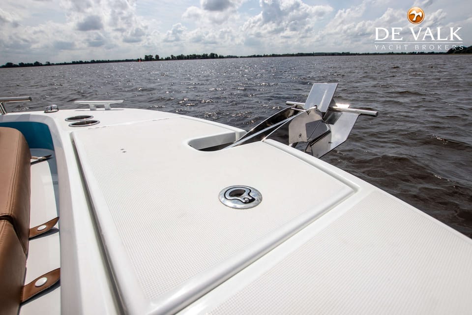Beneteau Flyer 9 Spacedeck 2023 – 42 knopen met dubbele Honda's - Foto 26