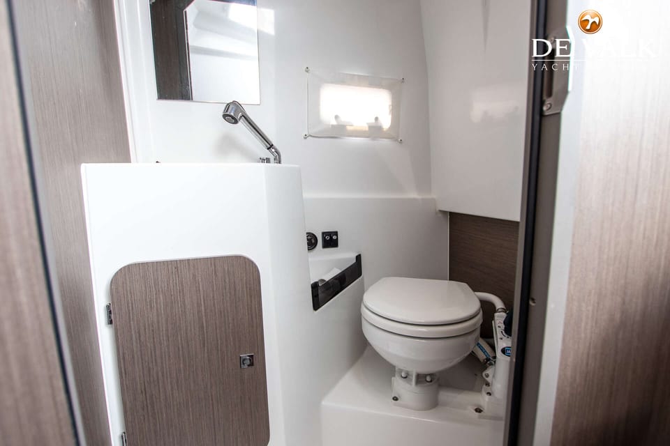 Beneteau Flyer 9 Spacedeck 2023 – 42 knopen met dubbele Honda's - Foto 32