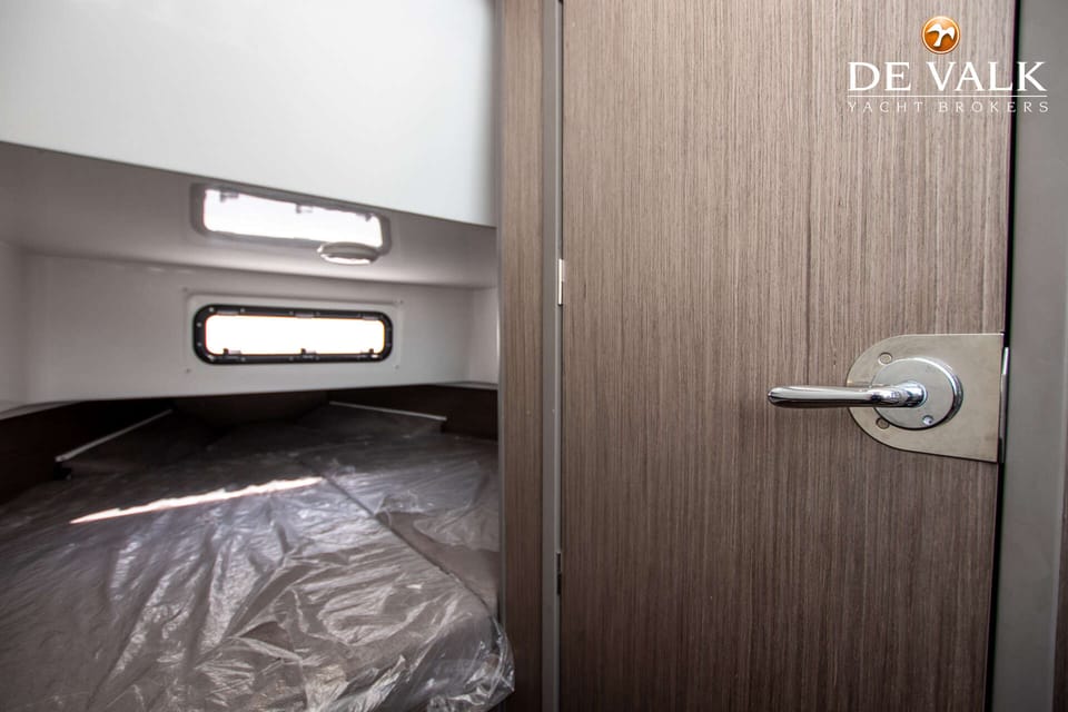 Beneteau Flyer 9 Spacedeck 2023 – 42 knopen met dubbele Honda's - Foto 35