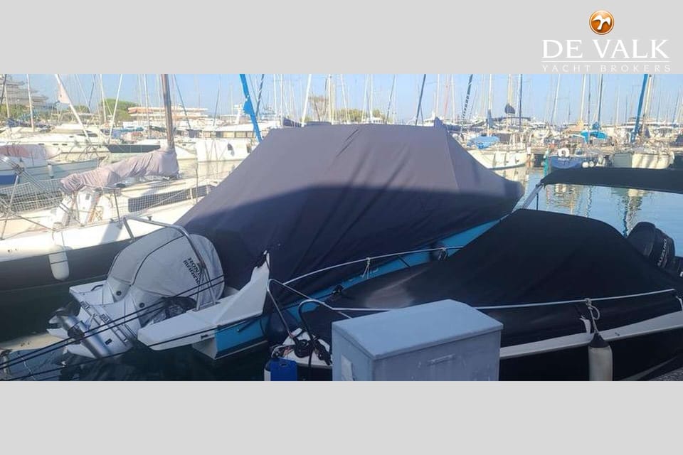 Beneteau Flyer 9 Spacedeck 2023 – 42 knopen met dubbele Honda's - Foto 41
