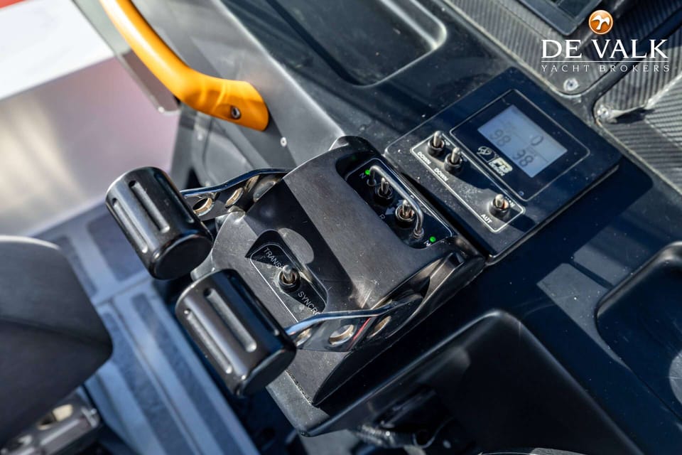 FB Design Buzzi 39 RIB SF 2009 – Offshore RIB met 80 knopen - Foto 20