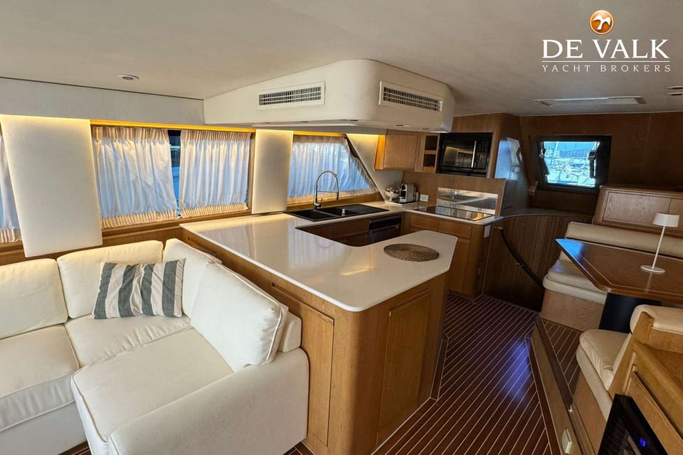 Hatteras 65 Convertible - Foto 17