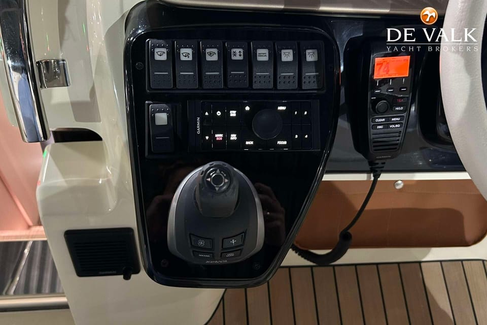 Invictus GT 370 2024 – joystick & 38 knopen - Foto 17