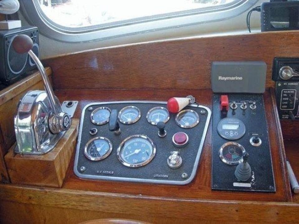 v.d Zee Stevenvlet 1978 – Stalen motorboot met boegschroef - Foto 8