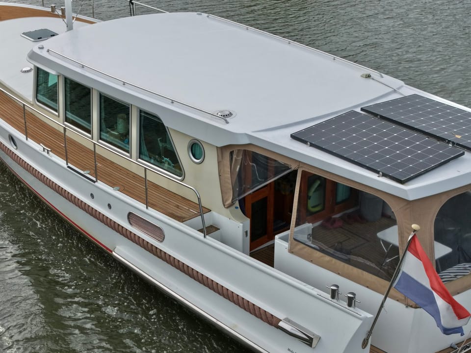 Serious Yachts Gently Low Bridge 45 Sedan - Foto 11