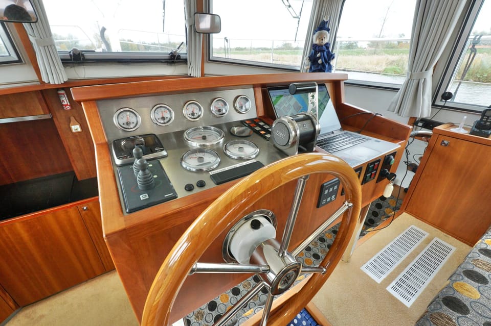 Serious Yachts Gently Low Bridge 45 Sedan - Foto 21