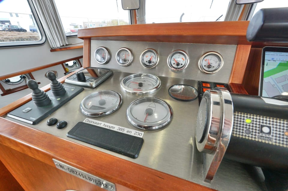 Serious Yachts Gently Low Bridge 45 Sedan - Foto 22
