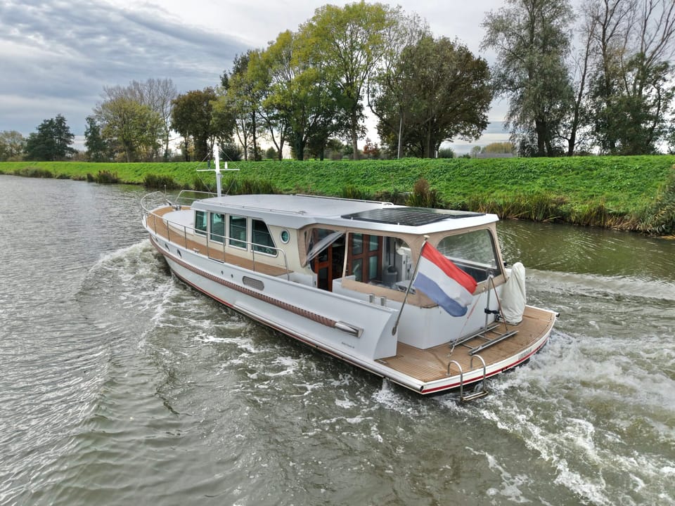 Serious Yachts Gently Low Bridge 45 Sedan - Foto 53