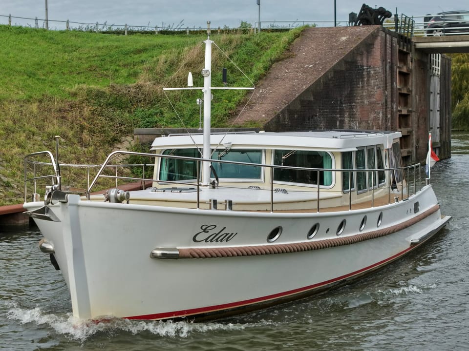 Serious Yachts Gently Low Bridge 45 Sedan - Foto 54