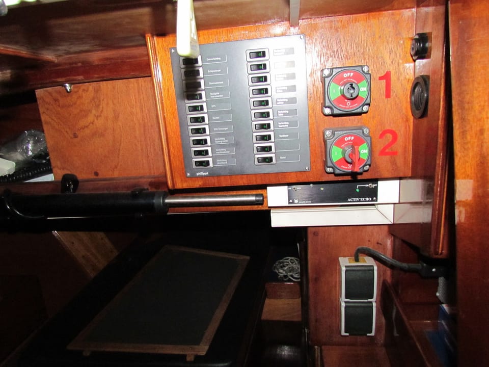 Waarschip 900+ 1986 – Houten zeiljacht met volledige stahoogte - Foto 41