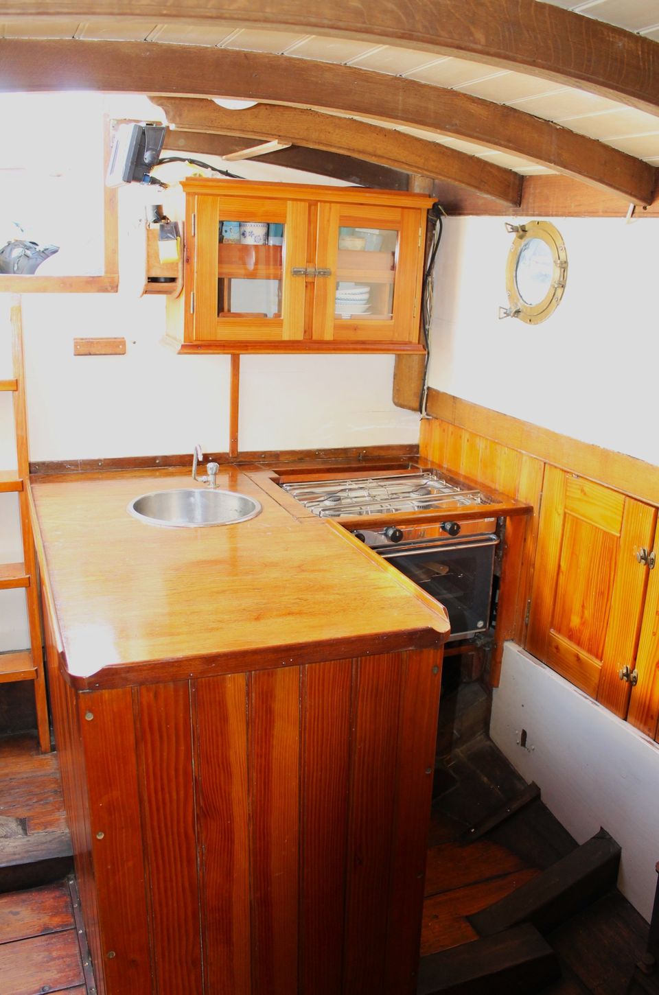 Zeegaand Zeilschip Galjas 1978 – Houten s-spant met achterspiegel - Foto 33