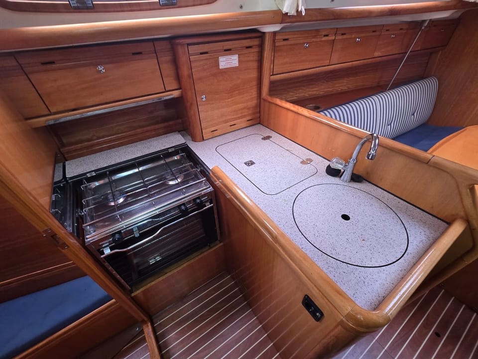 Bavaria 30 2006 – Zeewaardige cruiser met vleugelkiel - Foto 12