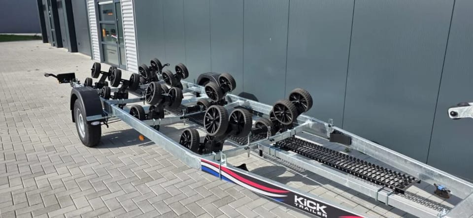 KT1800 XL Multiroller LED Kicktrailer Boottrailer voor tot 7 meter, Geremd - Foto 7