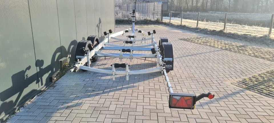 Kicktrailer KT2000 Led: Geremde Boottrailer voor Boten tot 7.5m - Foto 12