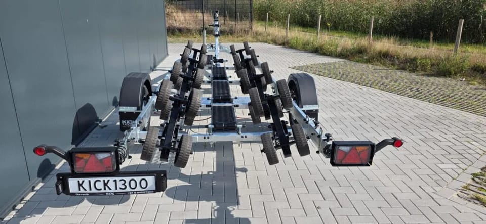KT1300 XL Multiroller LED Kicktrailer voor 7m boten, Geremd - Foto 10