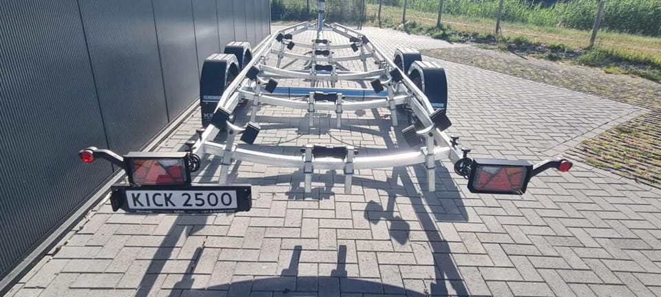 KT2500 XXL LED Kicktrailer, Geremde boottrailer (8.5m / 2500kg) - Foto 10