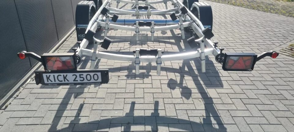 KT2500 XXL LED Kicktrailer, Geremde boottrailer (8.5m / 2500kg) - Foto 14
